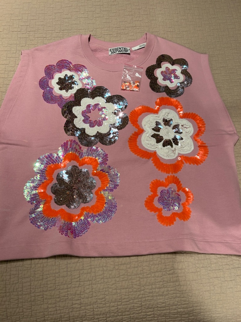 Essentiel Antwerp Pink Floral Sequin Top - Picture 2 of 8